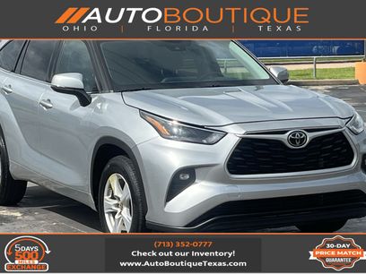 Used 2022 Toyota Highlander LE