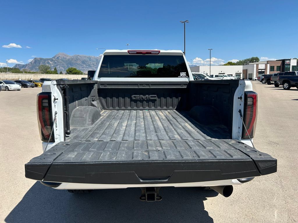 Used 2025 GMC Sierra 2500 AT4 AWD/4WD image 7
