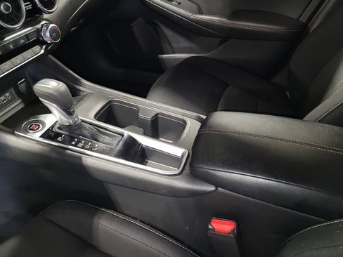 Used 2025 Nissan Sentra SV FWD image 26