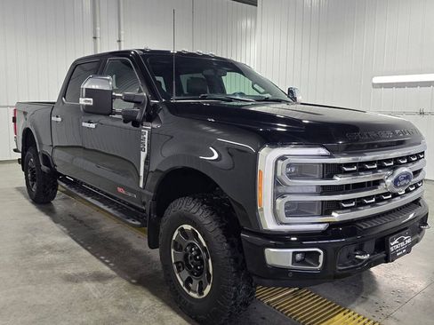 Used 2023 Ford F250 Platinum w/ Tremor Off-Road Package AWD/4WD image 4