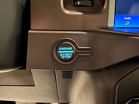 New 2025 Ford Bronco Badlands image 18