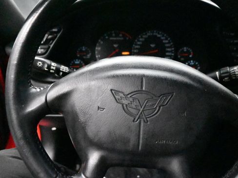 Used 2004 Chevrolet Corvette Convertible w/ Preferred Equipment Group RWD image 16
