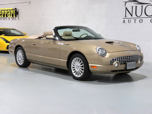 Used 2005 Ford Thunderbird image 16
