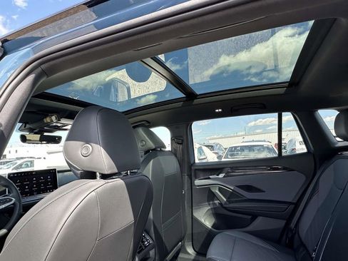 New 2026 Volkswagen Tiguan SE R-Line AWD/4WD image 11