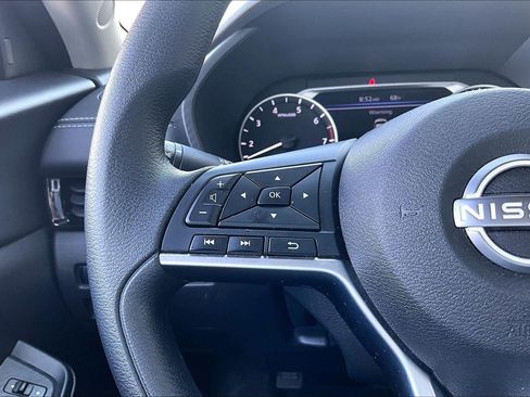 Used 2025 Nissan Sentra SV image 18