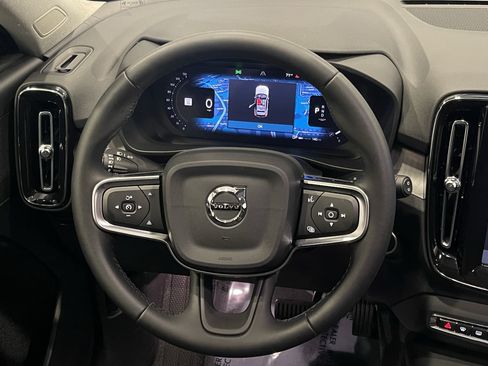 Used 2025 Volvo XC40 B5 Plus w/ Climate Package AWD/4WD image 19