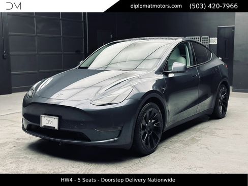Used 2023 Tesla Model Y Long Range AWD/4WD image 1