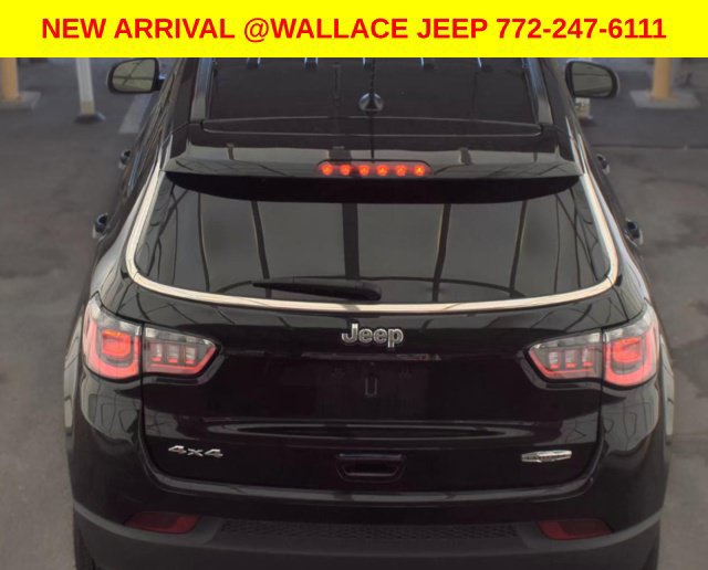 Used 2025 Jeep Compass Latitude AWD/4WD image 4