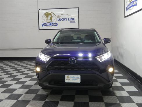 Used 2020 Toyota RAV4 XLE w/ Convenience Package AWD/4WD image 2