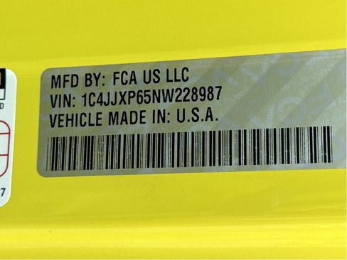 Used 2022 Jeep Wrangler Unlimited Sahara w/ Cold Weather Group AWD/4WD image 25