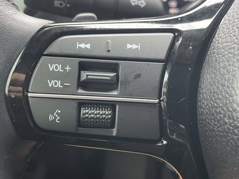 Used 2025 Honda Pilot Elite image 23