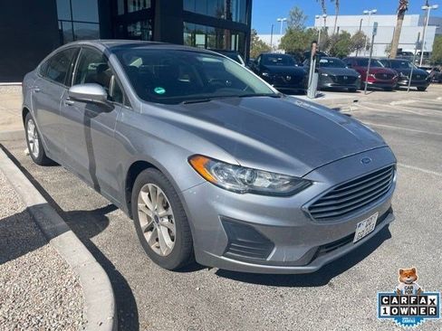 Used 2020 Ford Fusion SE FWD image 2