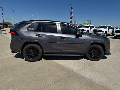 Used 2021 Toyota RAV4 XLE w/ Convenience Package AWD/4WD image 8