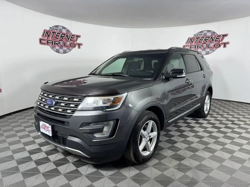Used 2017 Ford Explorer XLT w/ Class II Trailer Tow Package AWD/4WD image 3