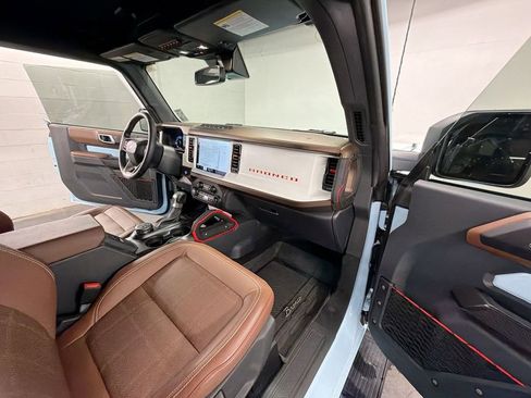 Used 2024 Ford Bronco Heritage Edition AWD/4WD image 27