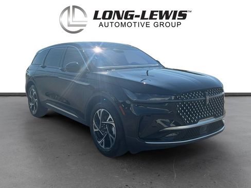 Certified 2024 Lincoln Nautilus Premier AWD/4WD image 10