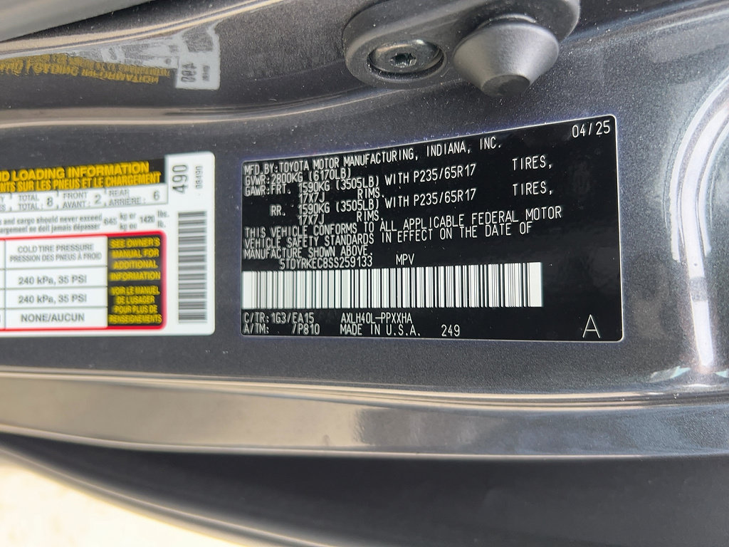 Used 2025 Toyota Sienna XLE FWD image 9