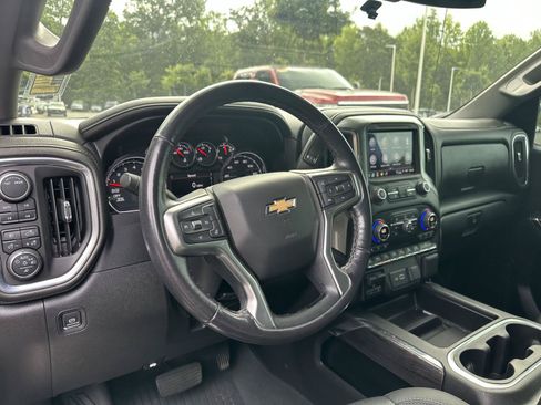Used 2021 Chevrolet Silverado 1500 LTZ AWD/4WD image 11