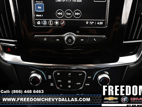 Used 2023 Chevrolet Traverse LT FWD image 18
