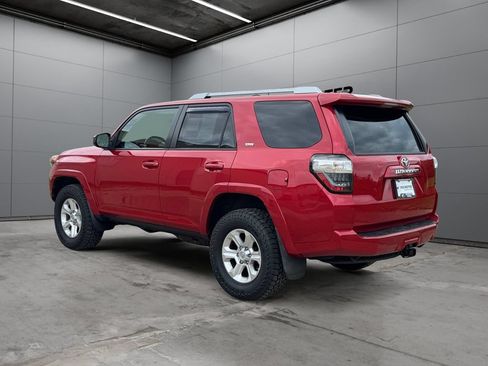Used 2015 Toyota 4Runner SR5 AWD/4WD image 3