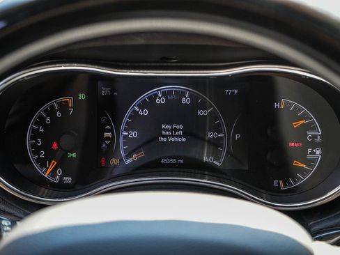 Used 2020 Jeep Grand Cherokee Overland RWD image 22