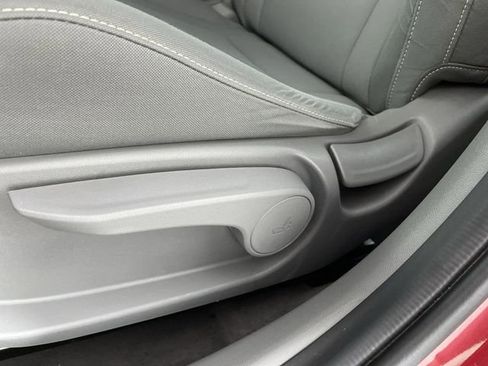 Used 2024 Hyundai Elantra SEL w/ Convenience Package image 34