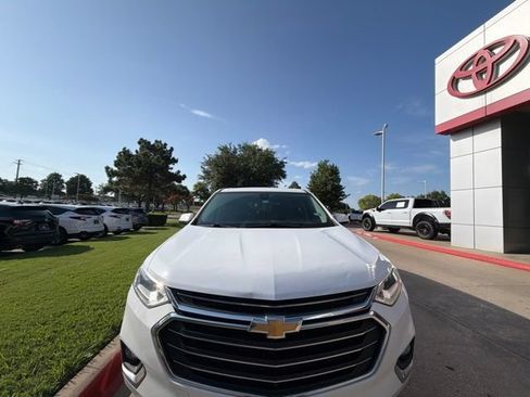 Used 2019 Chevrolet Traverse Premier w/ Driver Confidence II Package FWD image 2