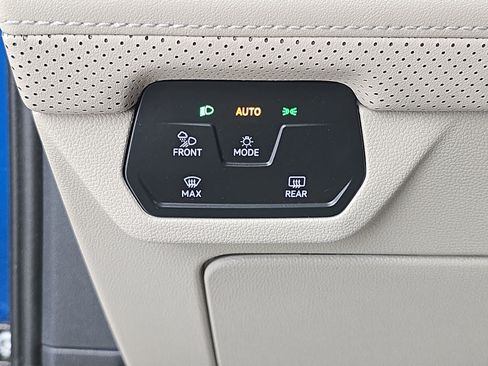 Used 2025 Volkswagen Atlas SE FWD image 27