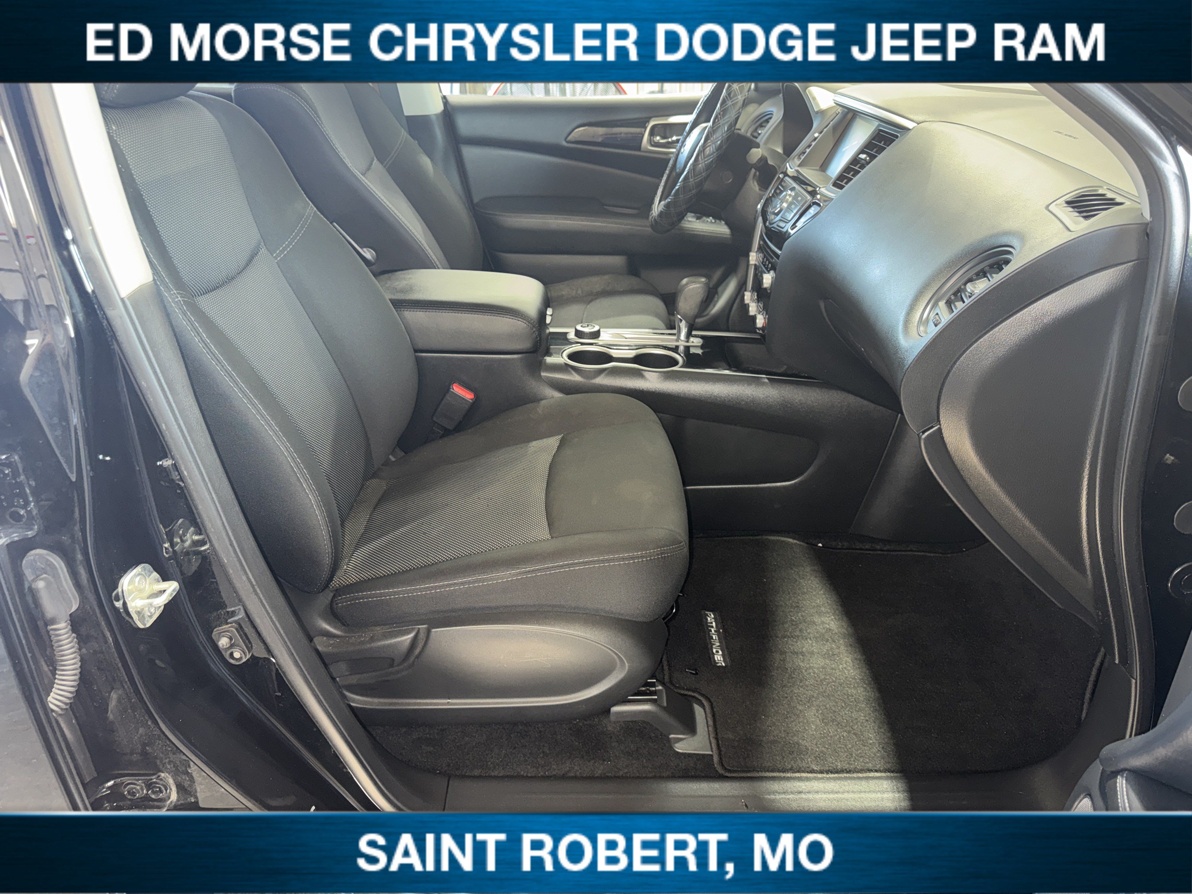 Used 2020 Nissan Pathfinder S AWD/4WD image 31