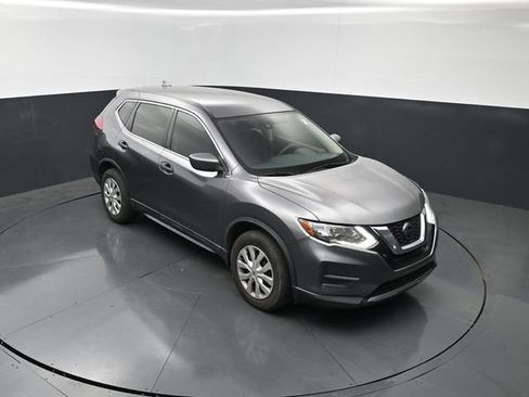 Used 2020 Nissan Rogue S FWD image 19