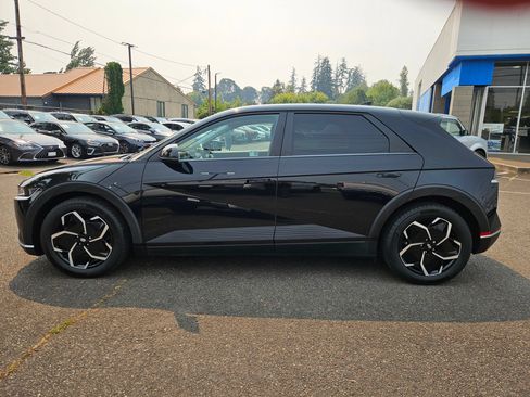 Used 2024 Hyundai Ioniq 5 SEL AWD/4WD image 2