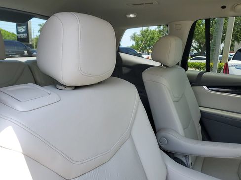 Certified 2022 Cadillac XT6 Premium Luxury AWD/4WD image 25