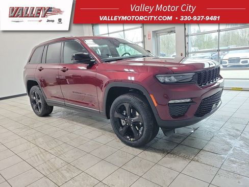 New 2025 Jeep Grand Cherokee Limited w/ Black Appearance Package image 1