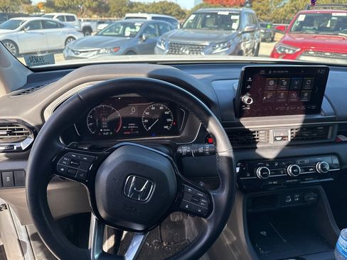 Used 2024 Honda Pilot EX-L image 12