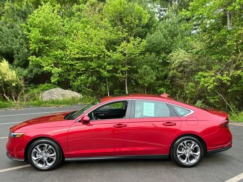 Used 2024 Honda Accord EX image 2