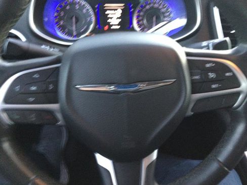 Used 2015 Chrysler 200 Limited w/ Convenience Group image 10
