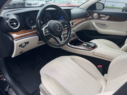 Used 2019 Mercedes-Benz E 300 4MATIC image 18