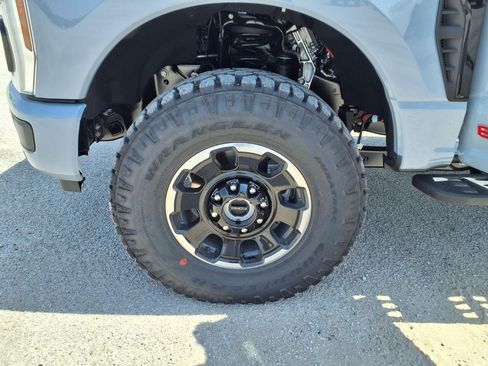 New 2026 Ford F250 Platinum w/ Tremor Off-Road Package AWD/4WD image 25