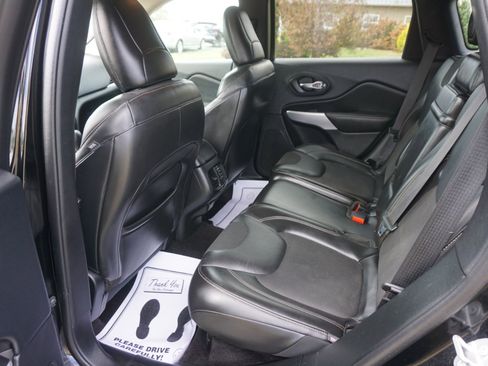 Used 2018 Jeep Cherokee Latitude Plus image 8