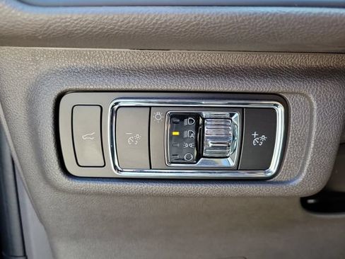 Certified 2023 Lincoln Corsair FWD image 12