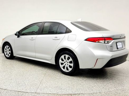 Used 2023 Toyota Corolla LE image 7