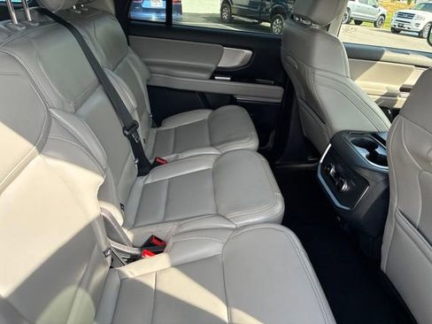 Used 2025 Ford Expedition Max Active AWD/4WD image 41