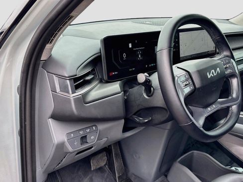 Used 2024 Kia EV9 Wind AWD/4WD image 10