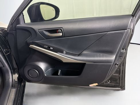 Used 2018 Lexus IS 300 w/ Comfort Package RWD image 32