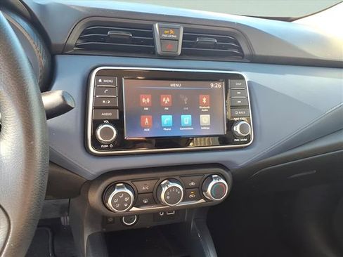 Used 2023 Nissan Versa SV image 9