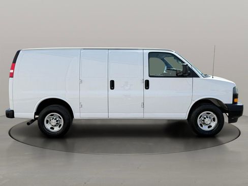 Used 2021 Chevrolet Express 2500 RWD image 8
