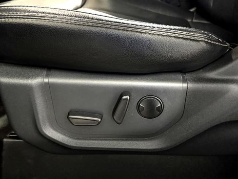 Used 2022 Ford F250 Lariat w/ Black Appearance Package image 27