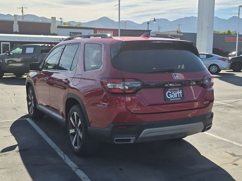 Used 2024 Honda Pilot Touring image 8