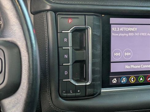 Used 2021 GMC Yukon Denali w/ Denali Premium Package image 9