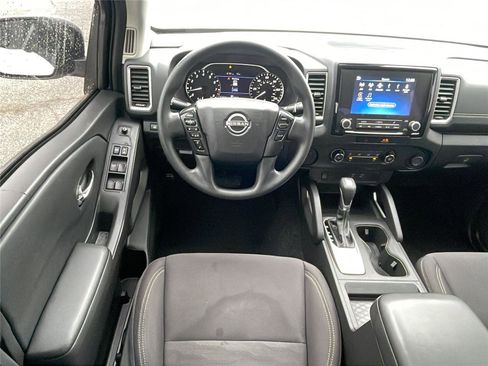 Used 2022 Nissan Frontier SV image 19